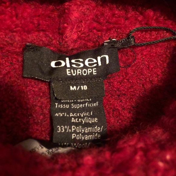 Fuzzy red sweater - Picture 2 of 5